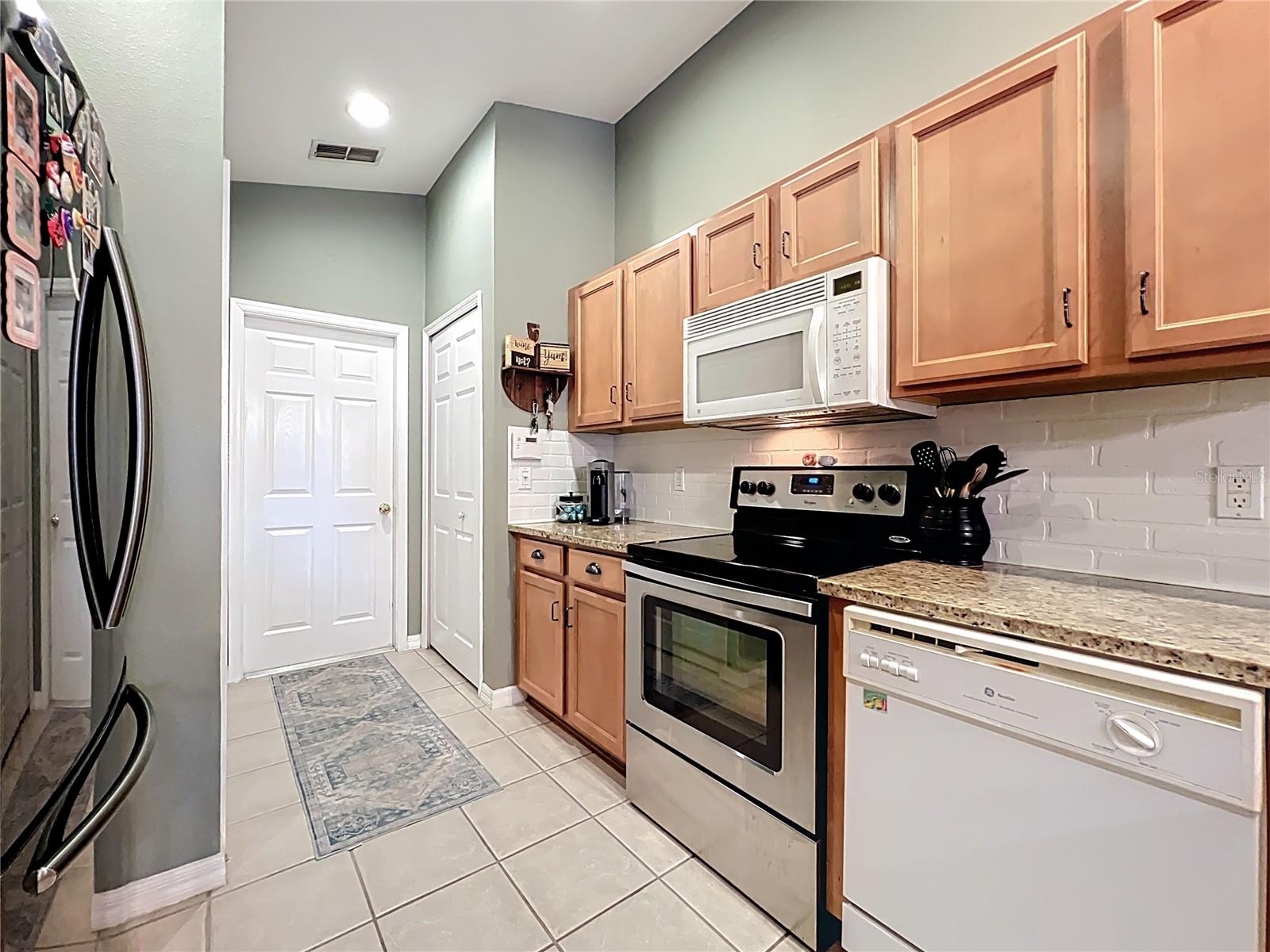 Image 20 of 44 For 2693 Bellewater Place