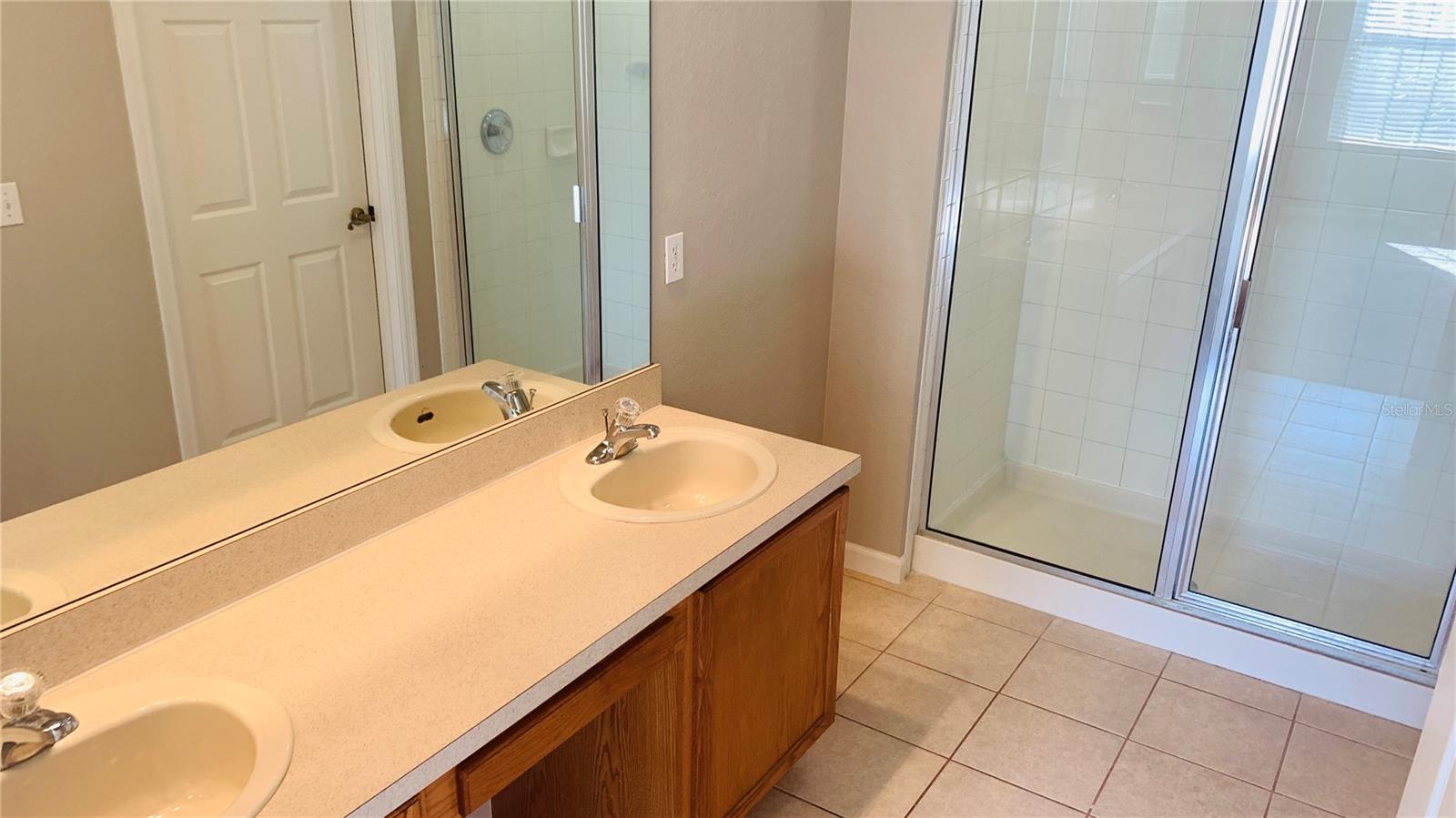 Image 16 of 43 For 3025 Greystone Loop 207