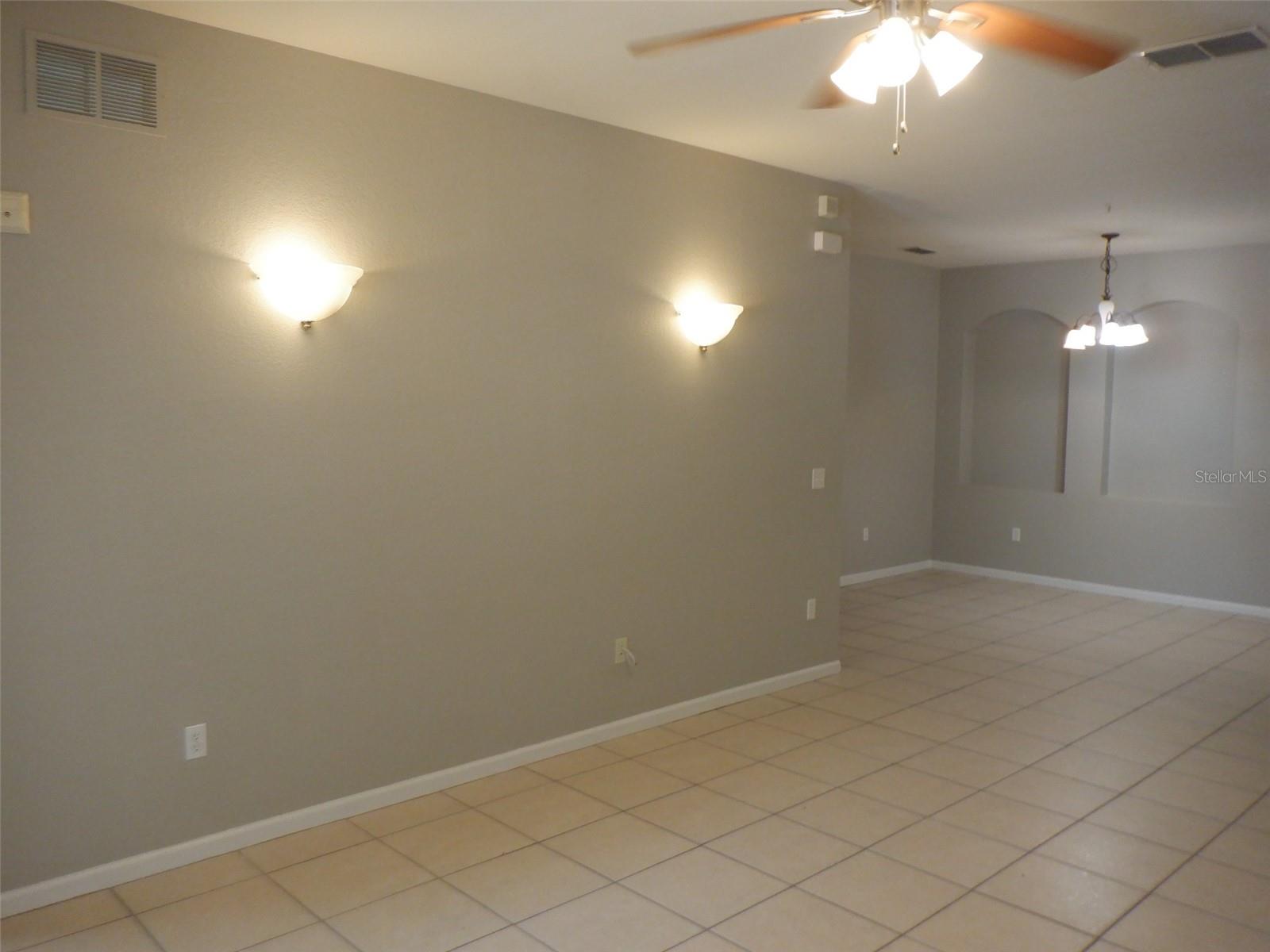 Image 5 of 43 For 3025 Greystone Loop 207