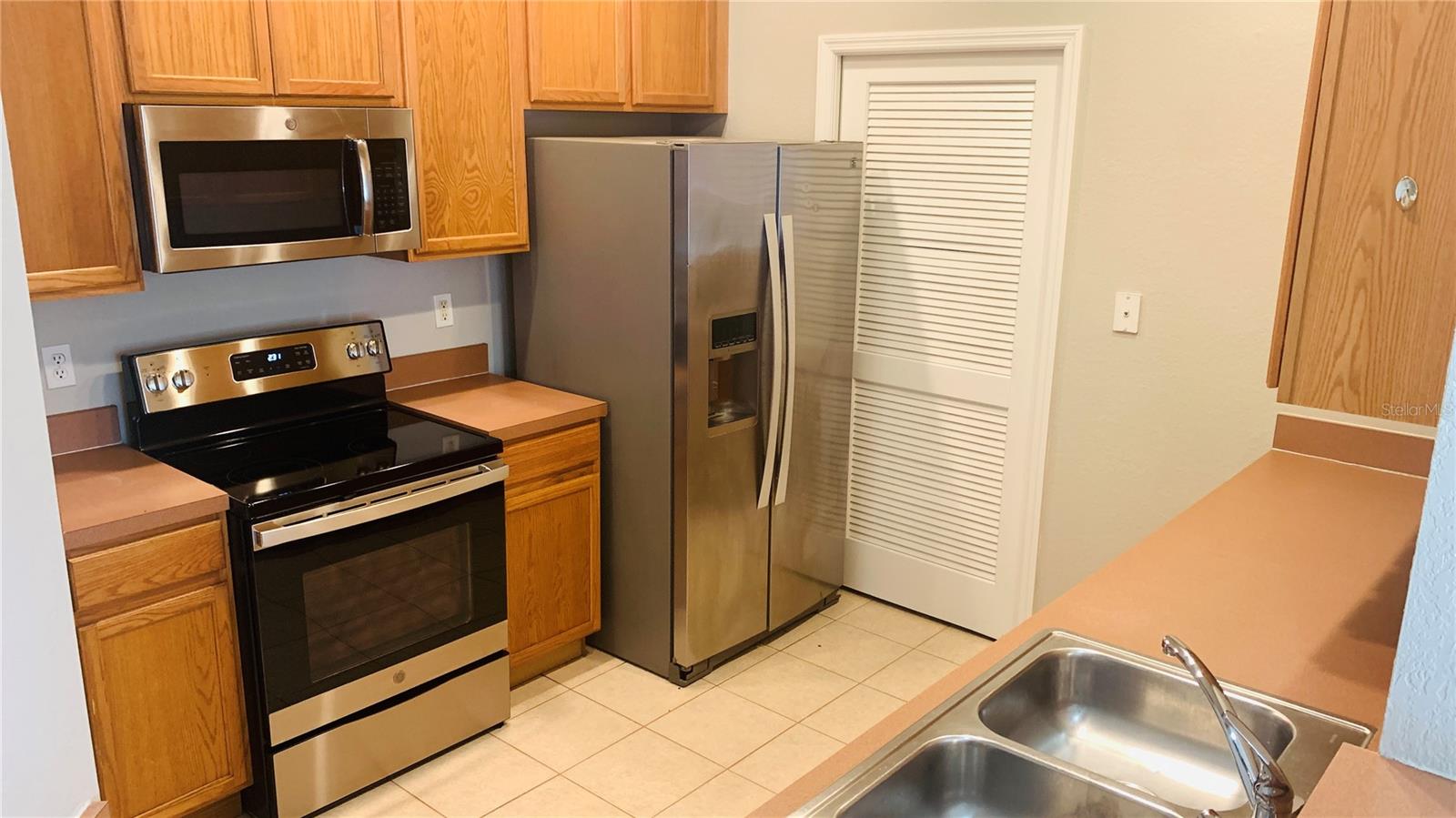 Image 9 of 43 For 3025 Greystone Loop 207