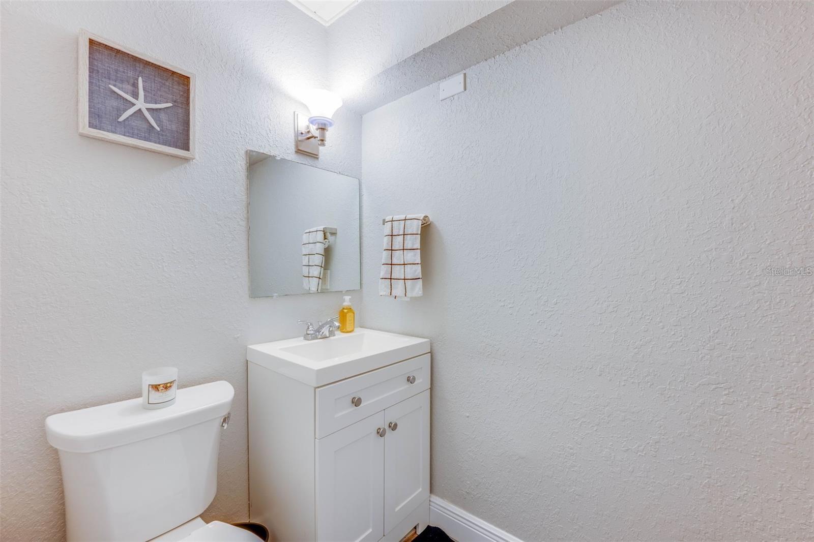 Image 18 of 28 For 772 Michigan Street 66