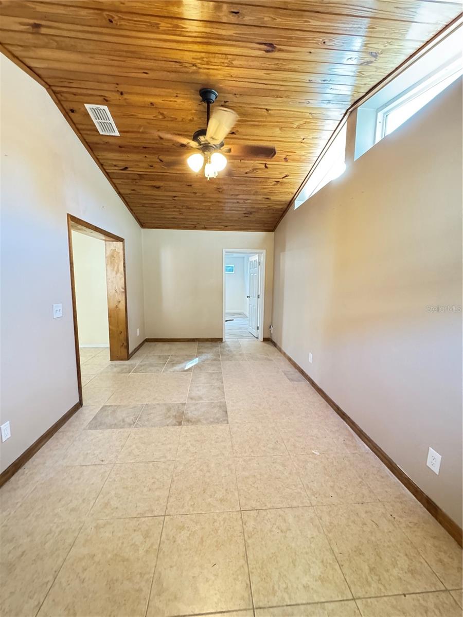 Image 10 of 27 For 3350 Lake Tiny Circle