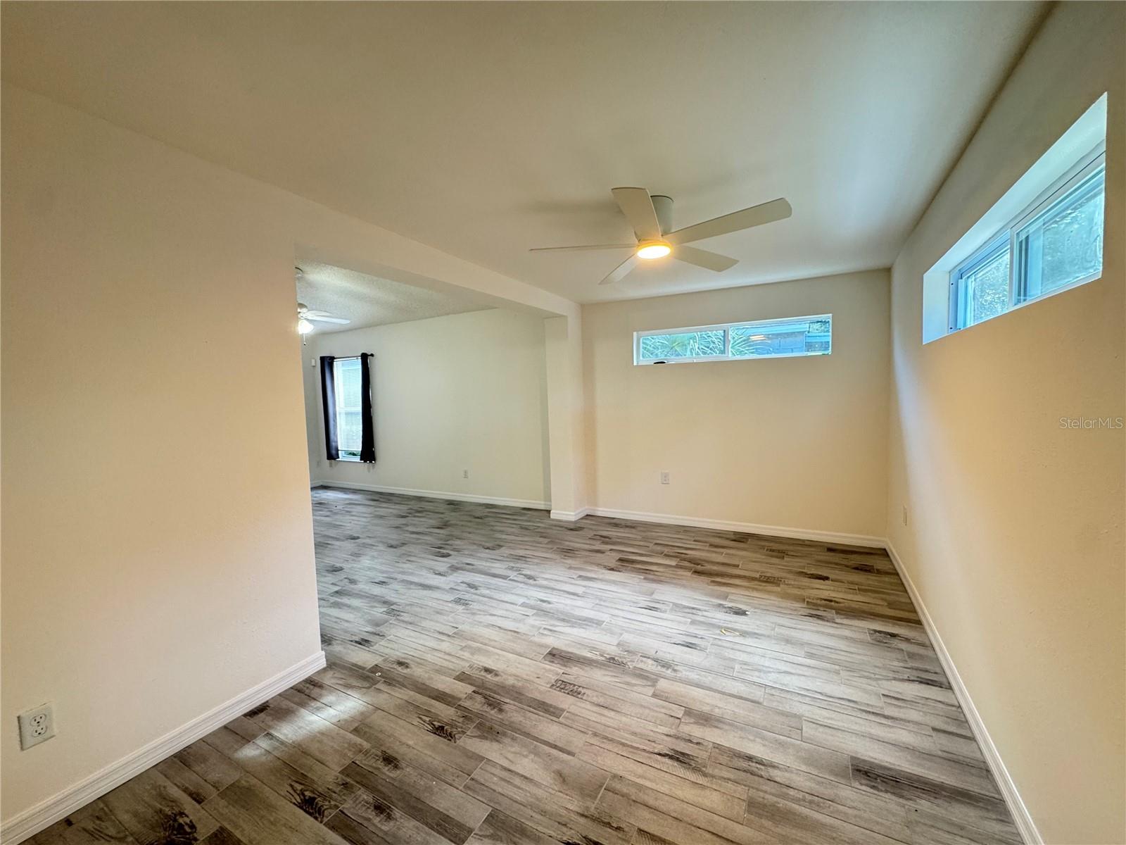 Image 11 of 27 For 3350 Lake Tiny Circle