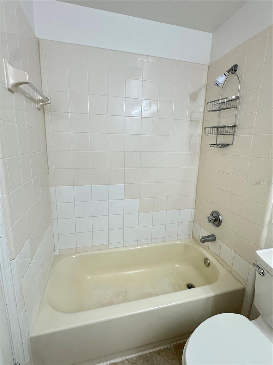 Image 14 of 27 For 3350 Lake Tiny Circle