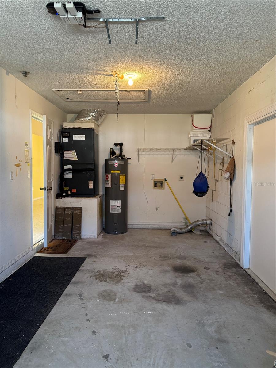 Image 23 of 27 For 3350 Lake Tiny Circle