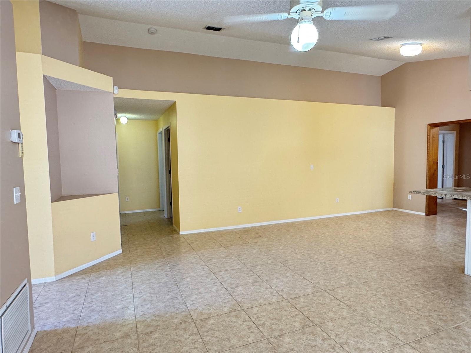 Image 4 of 27 For 3350 Lake Tiny Circle