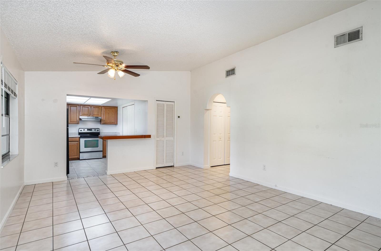 Image 6 of 23 For 807 Poinciana Street