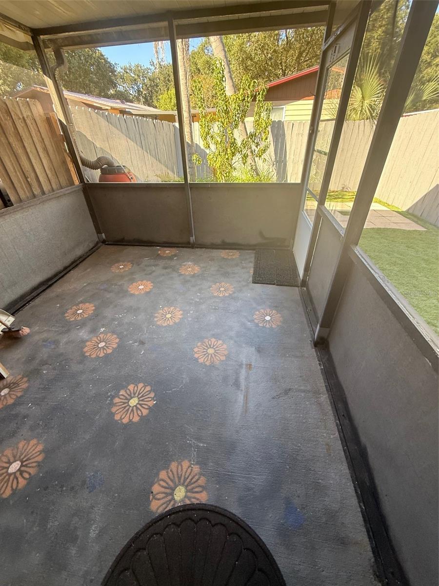 Image 13 of 15 For 992 Stucki Terrace