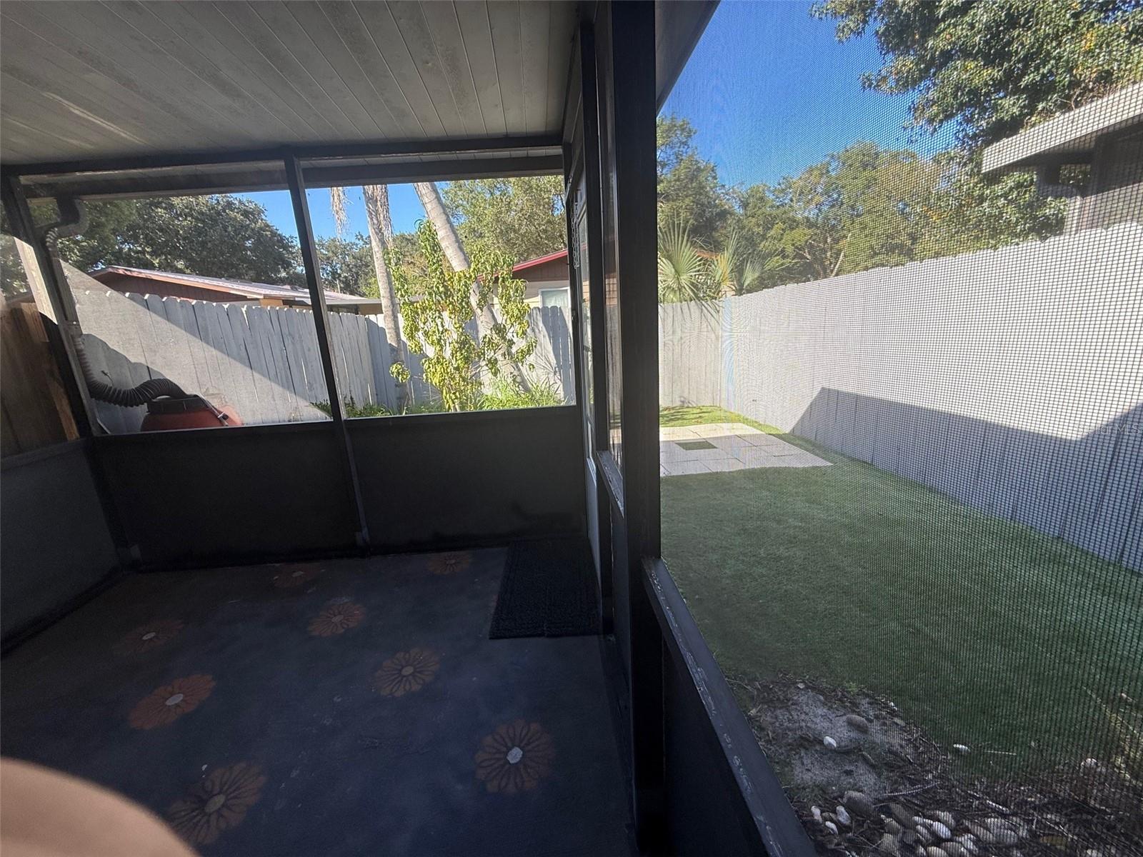 Image 14 of 15 For 992 Stucki Terrace
