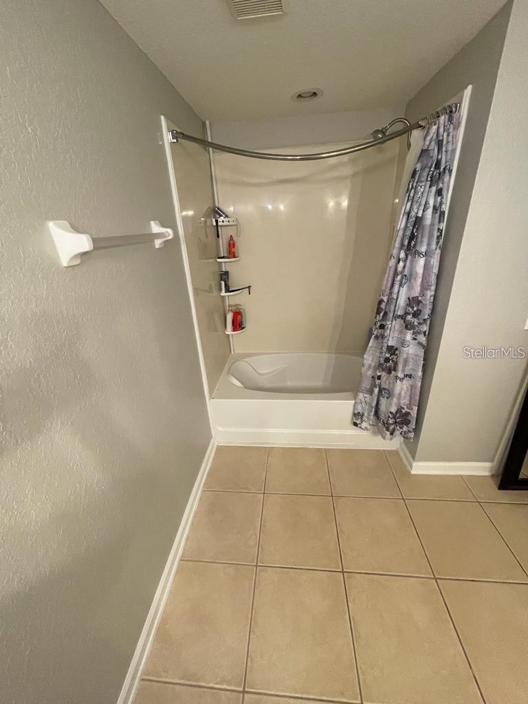 Image 13 of 15 For 2838 Villafuerte Point 104