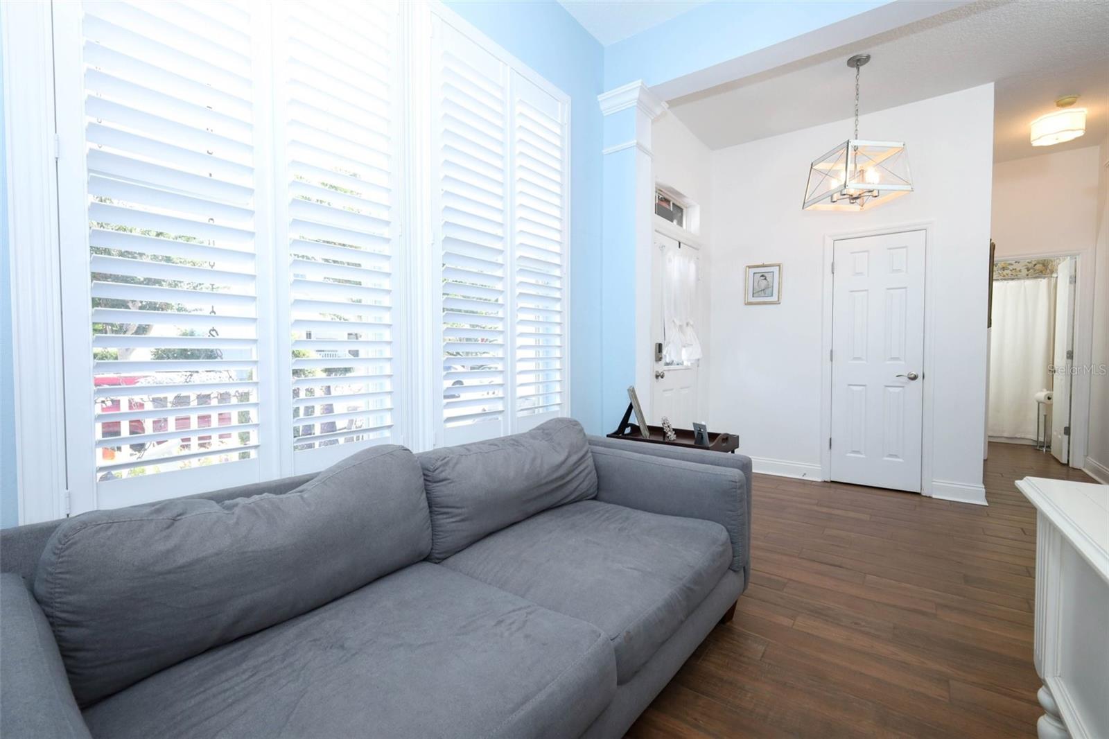 Image 6 of 43 For 169 Longview Avenue