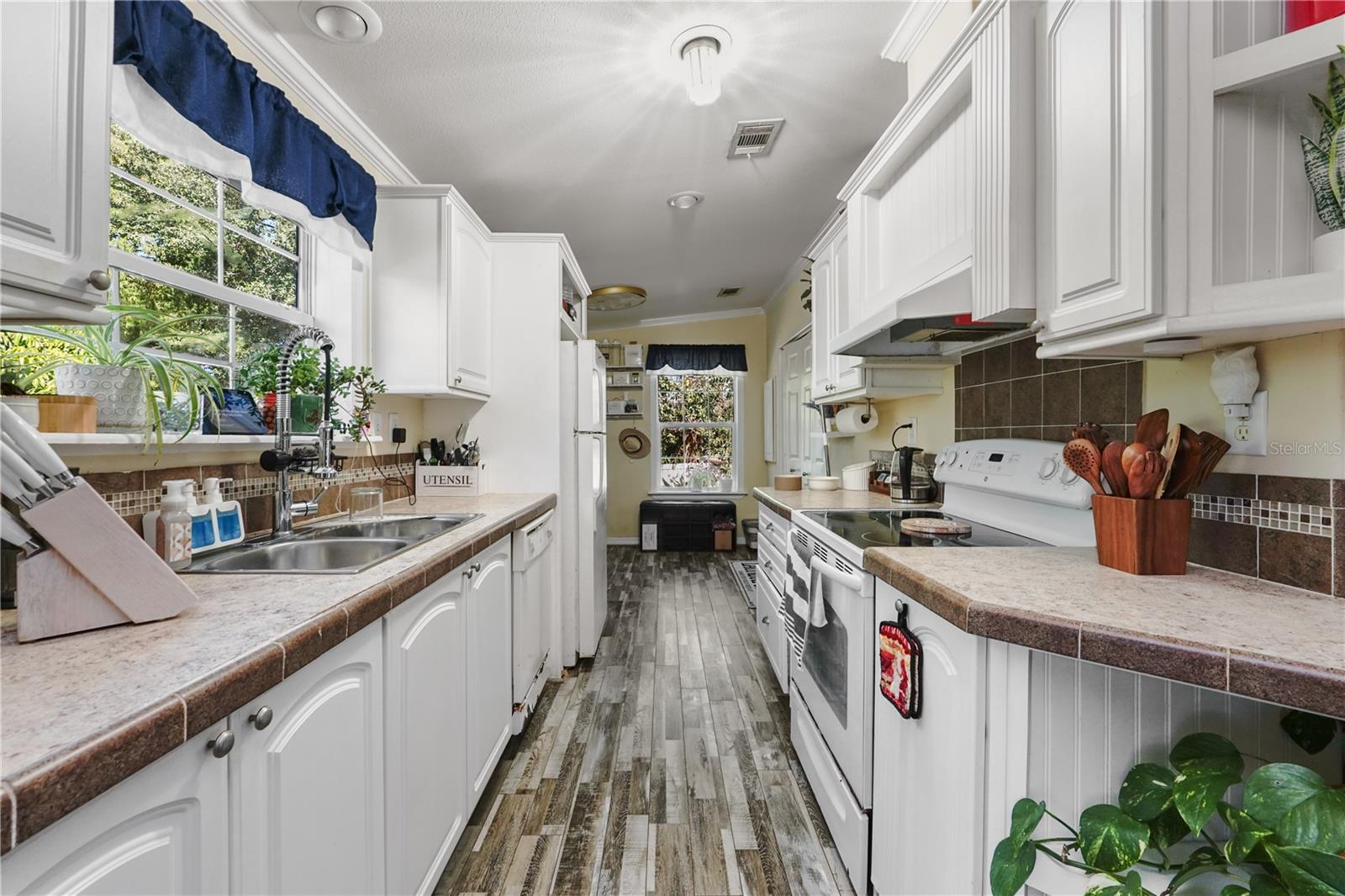 Image 3 of 17 For 3605 Late Morning Circle