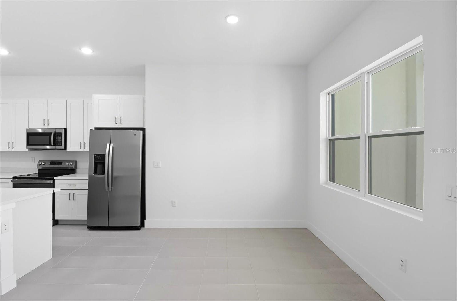 Image 17 of 36 For 3999 Shorewood Dr