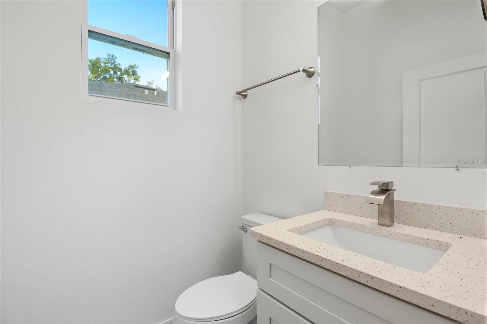 Image 31 of 36 For 3999 Shorewood Dr