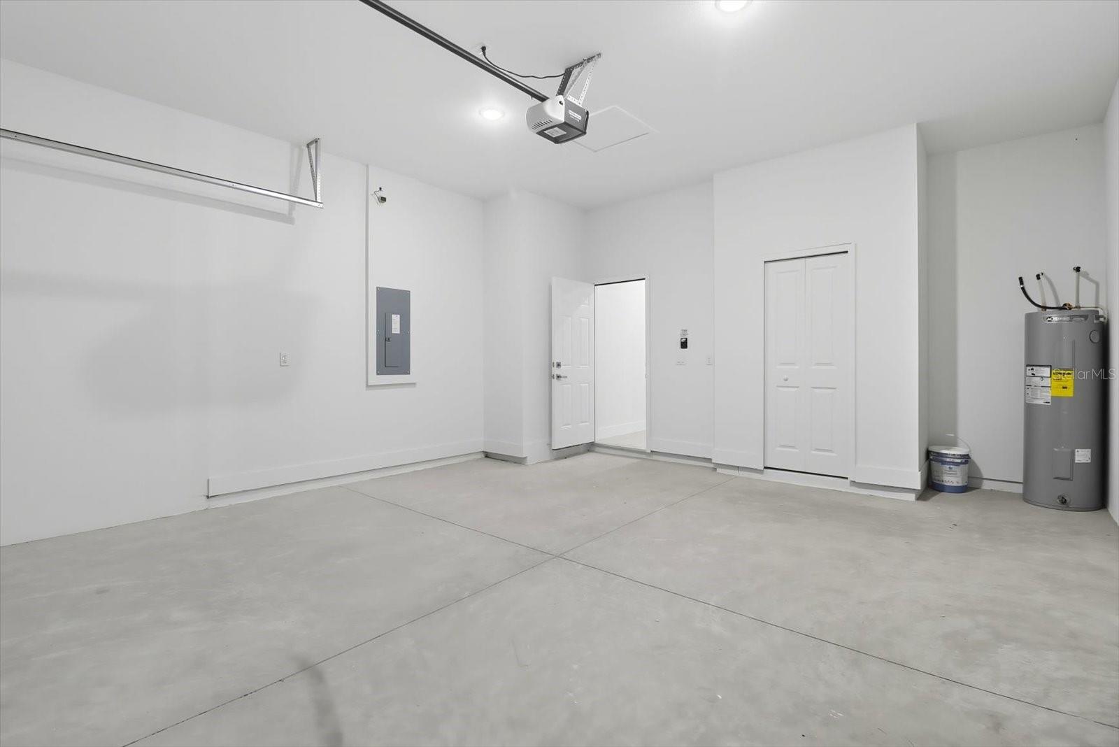 Image 34 of 36 For 3999 Shorewood Dr