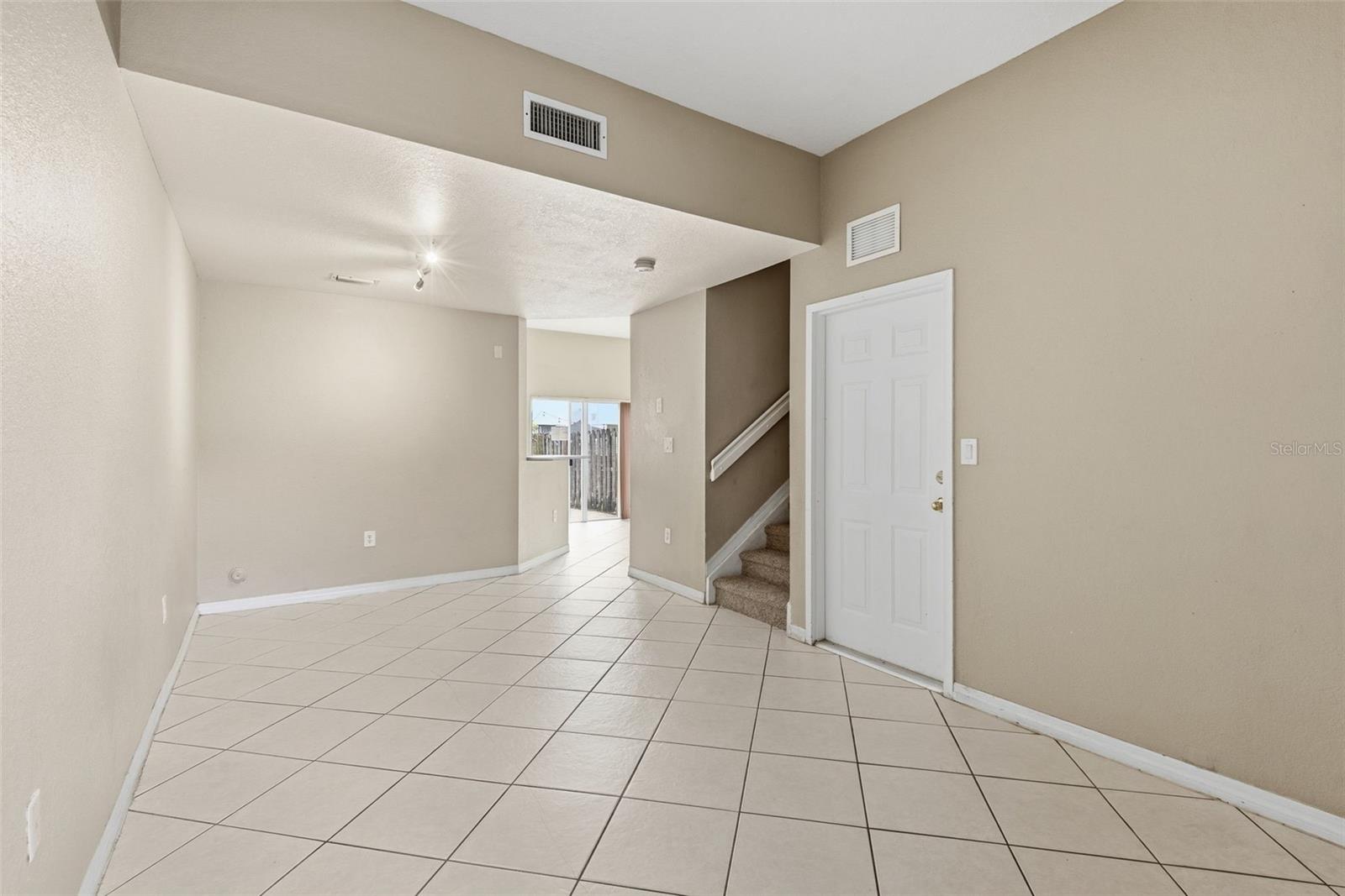 Listing photo id 8 for 8914 222nd Terrace
