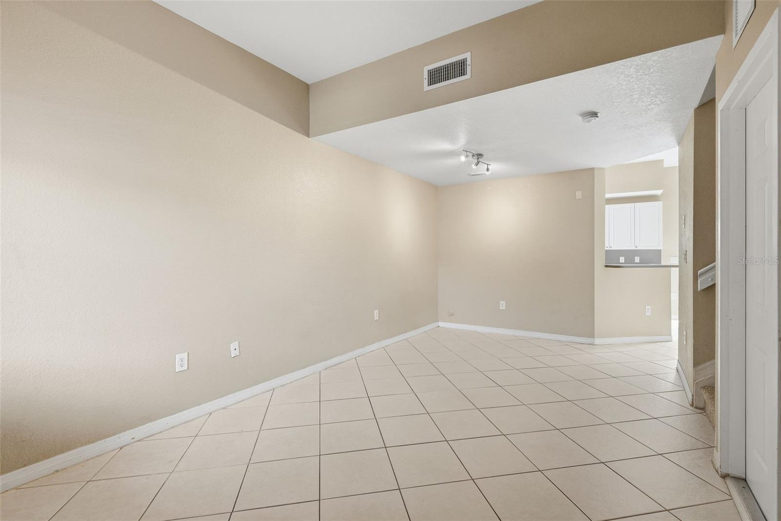 Listing photo id 9 for 8914 222nd Terrace