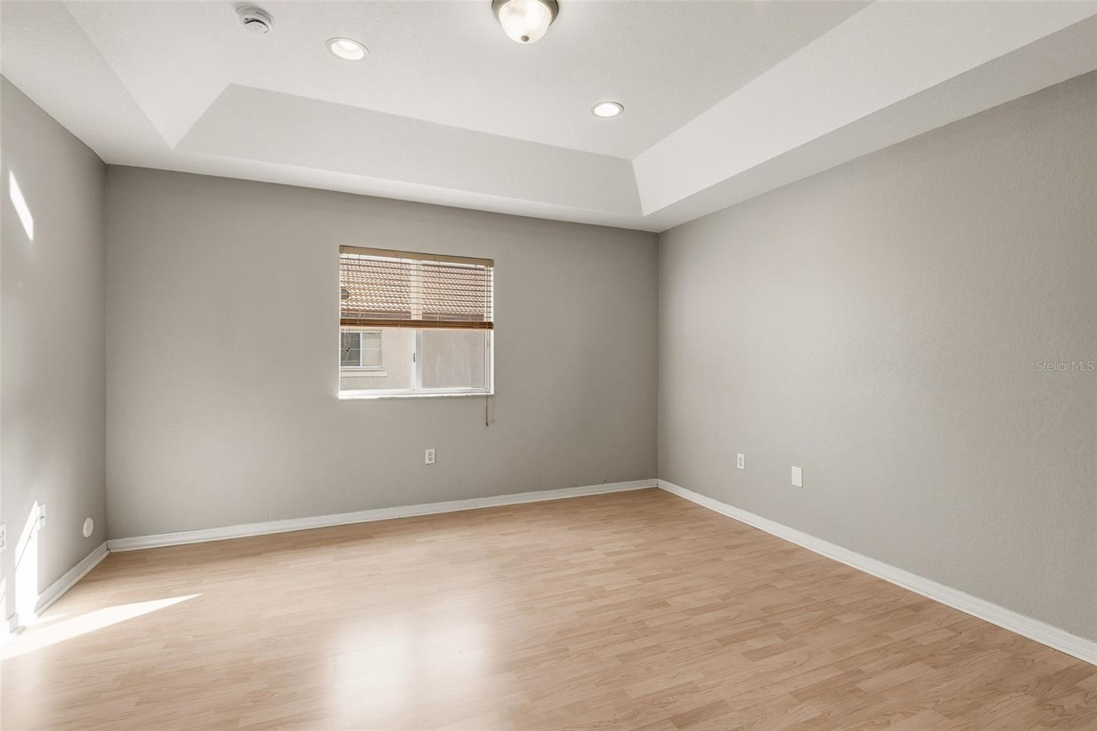 Listing photo id 10 for 8914 222nd Terrace