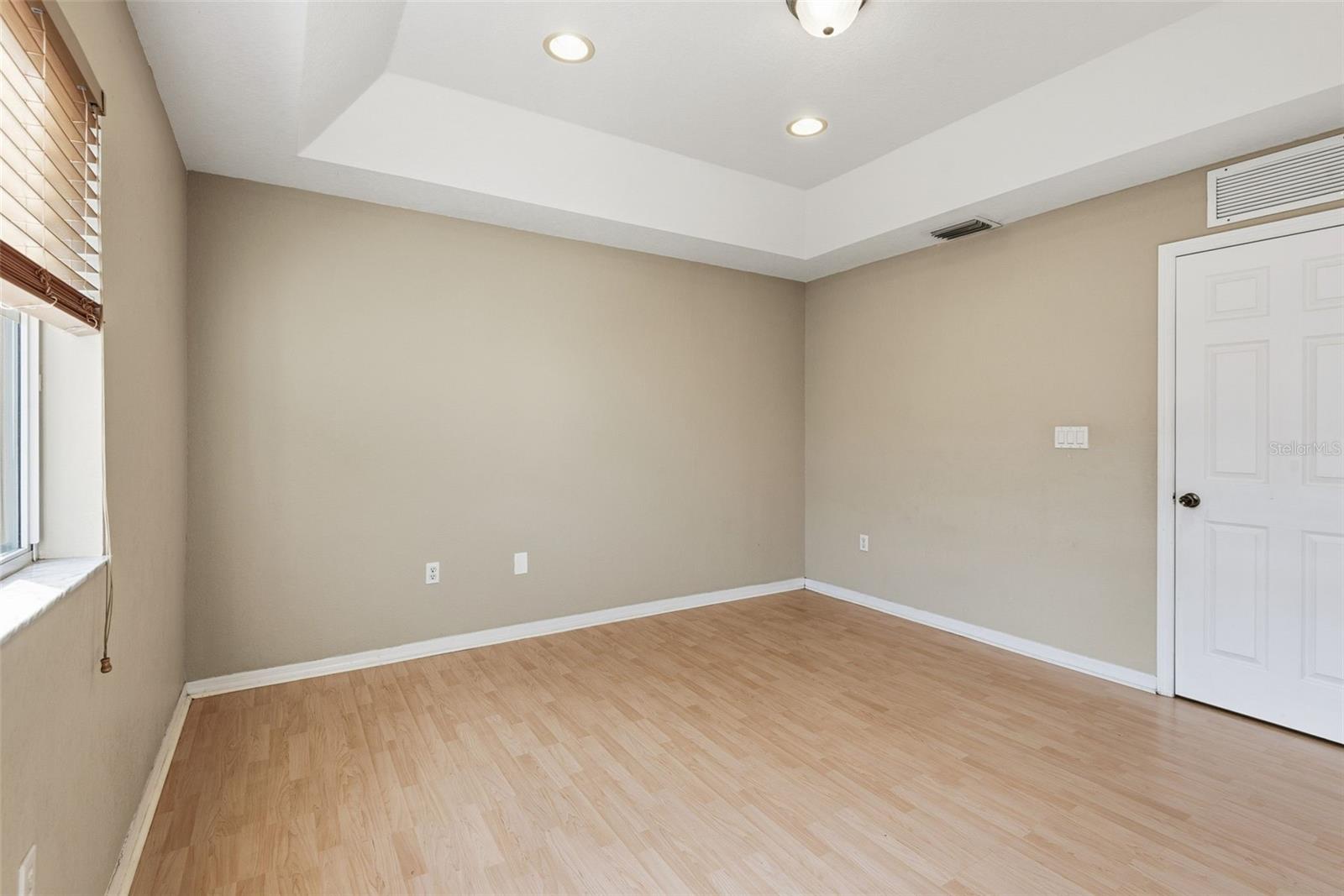 Listing photo id 12 for 8914 222nd Terrace