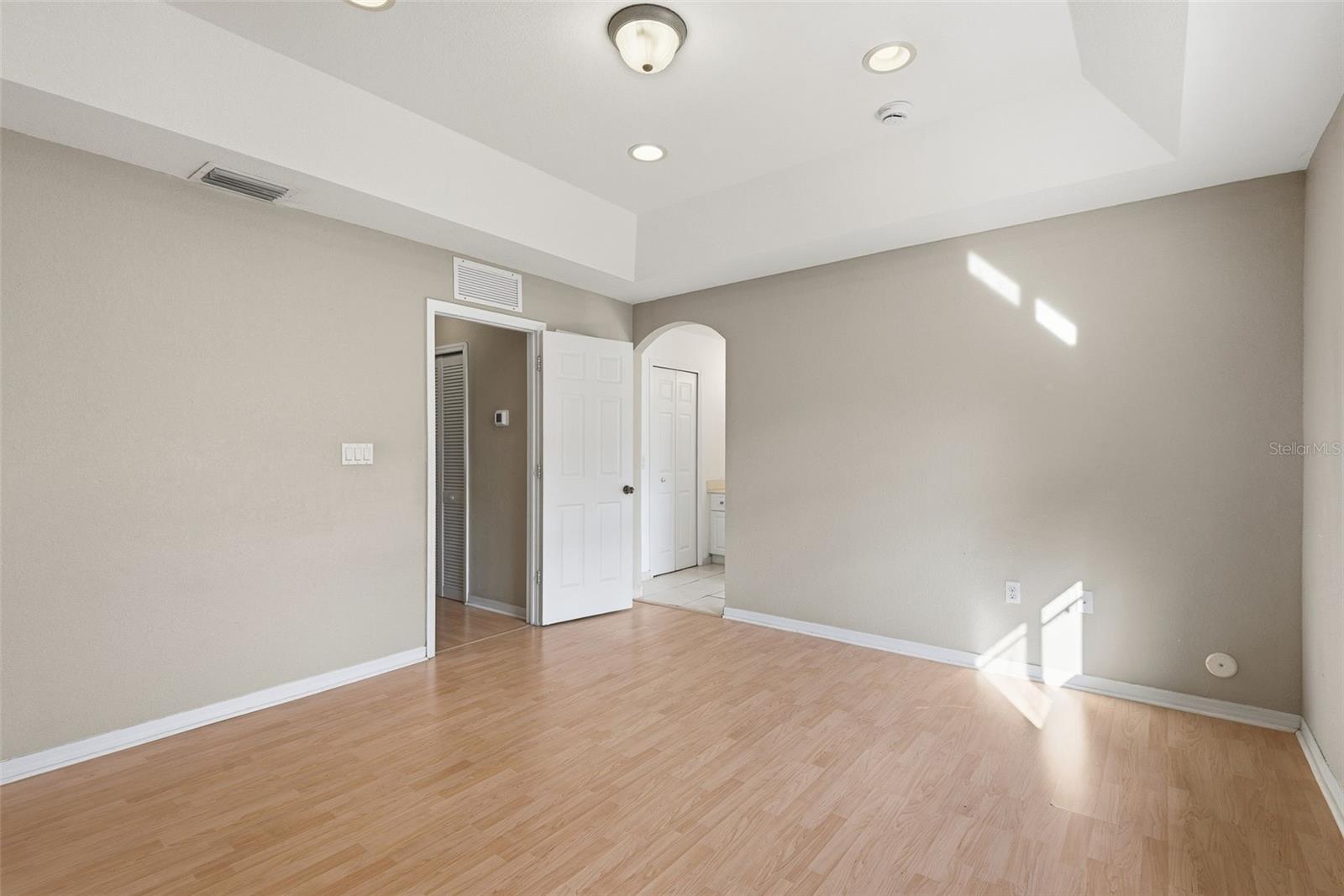 Listing photo id 13 for 8914 222nd Terrace