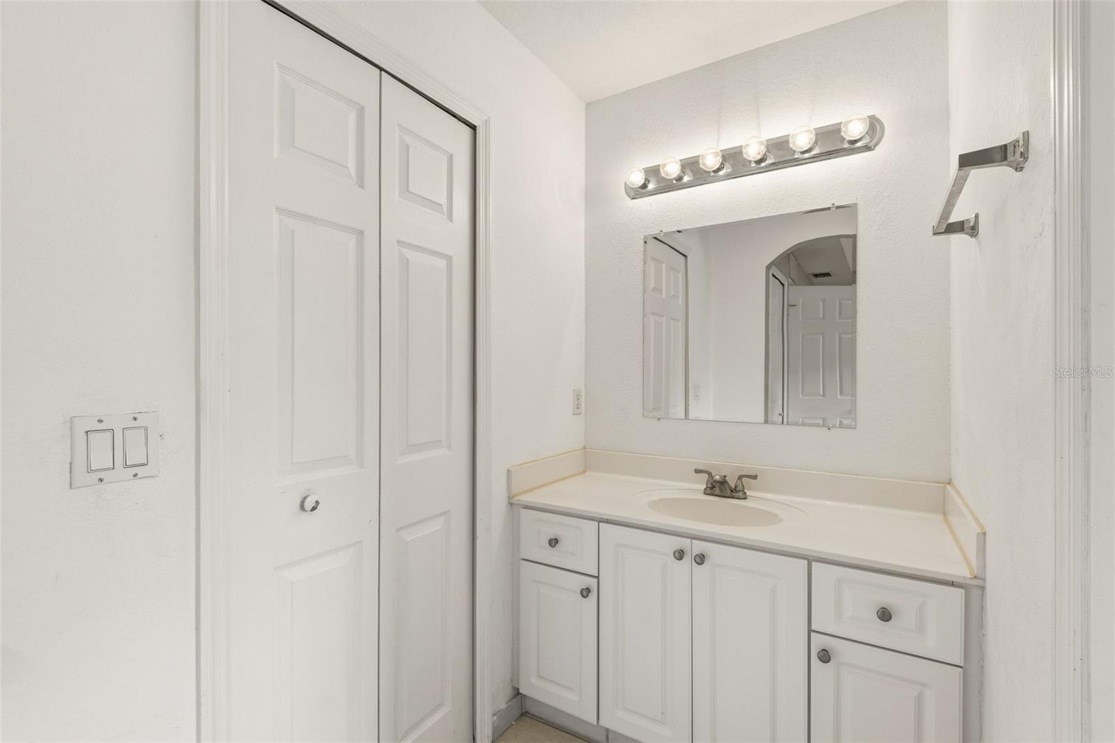 Listing photo id 15 for 8914 222nd Terrace