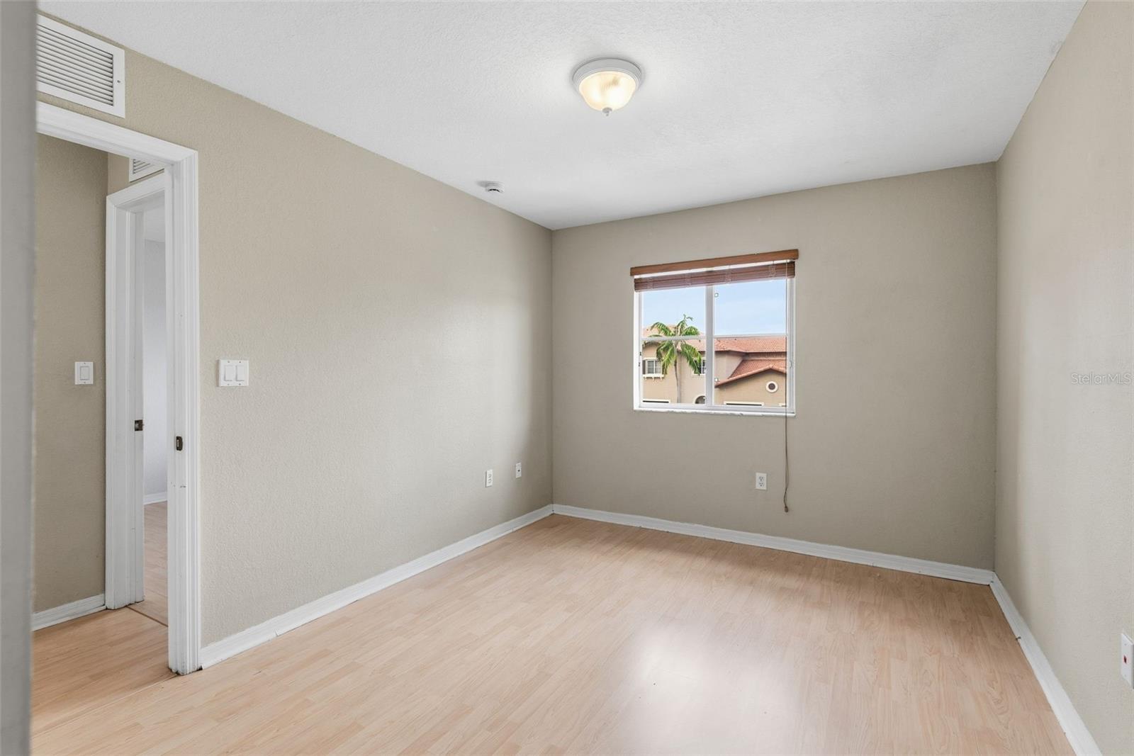 Listing photo id 19 for 8914 222nd Terrace