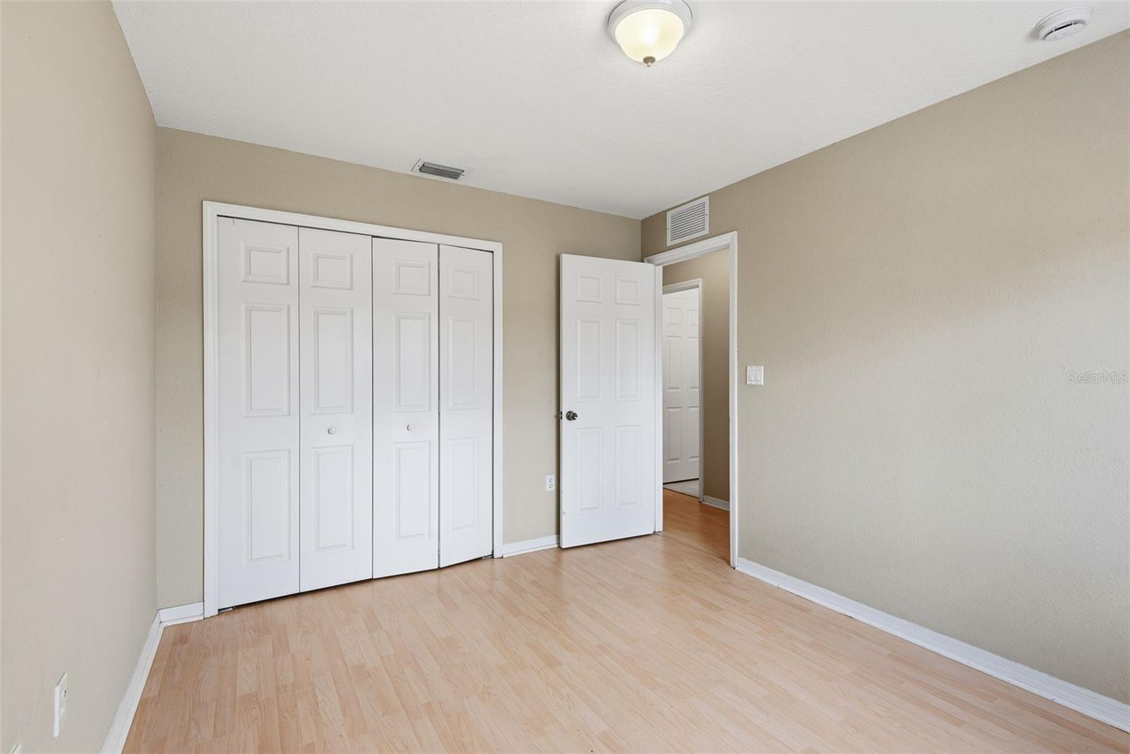 Listing photo id 20 for 8914 222nd Terrace