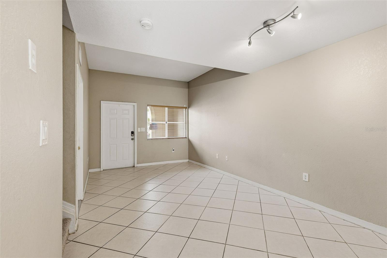 Listing photo id 1 for 8914 222nd Terrace