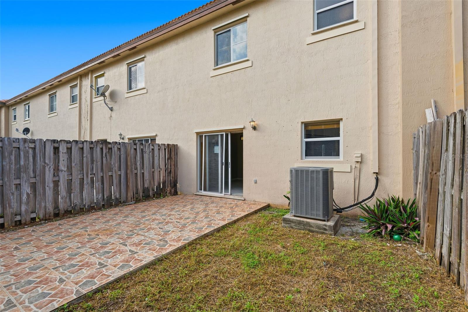 Listing photo id 29 for 8914 222nd Terrace