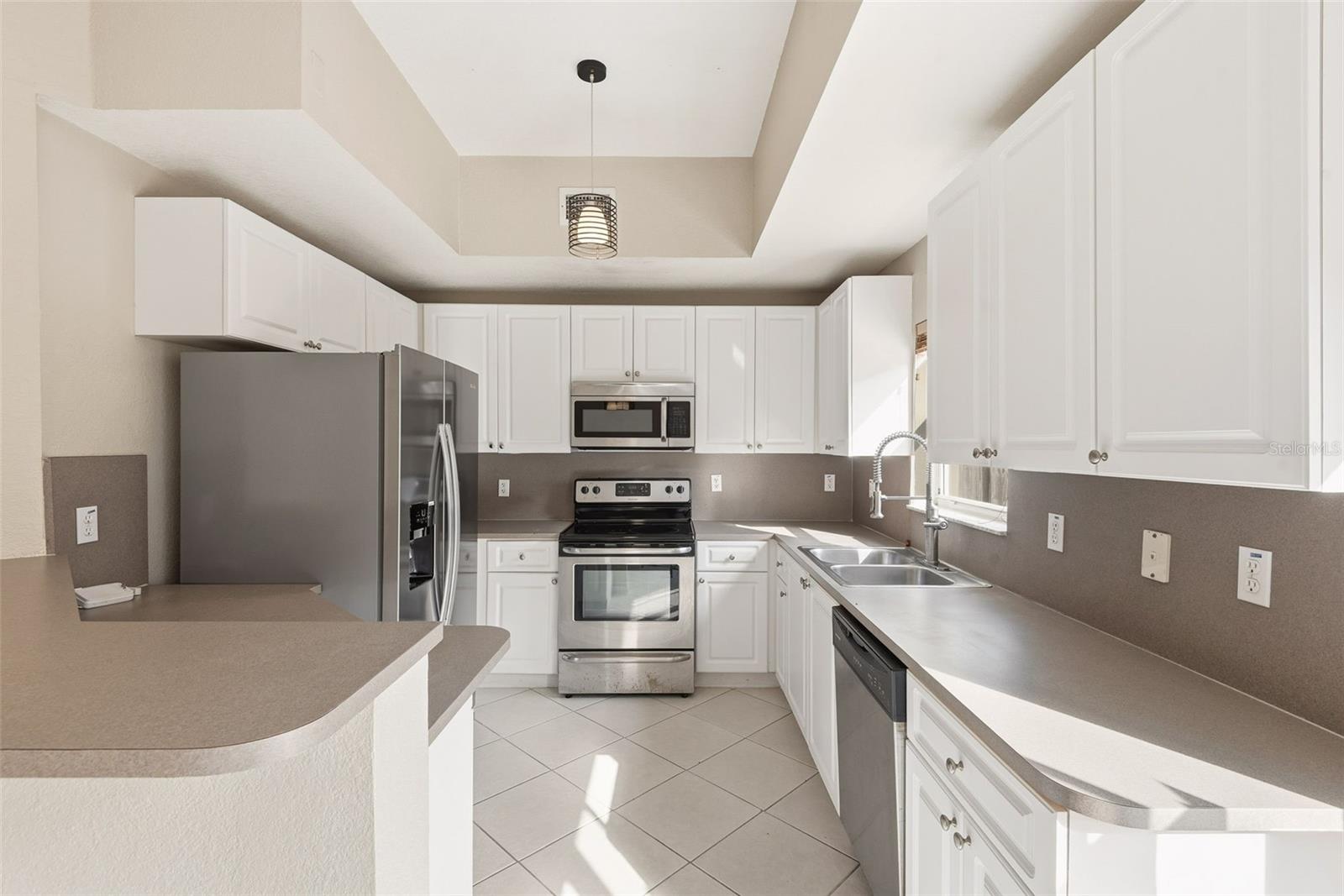 Listing photo id 4 for 8914 222nd Terrace