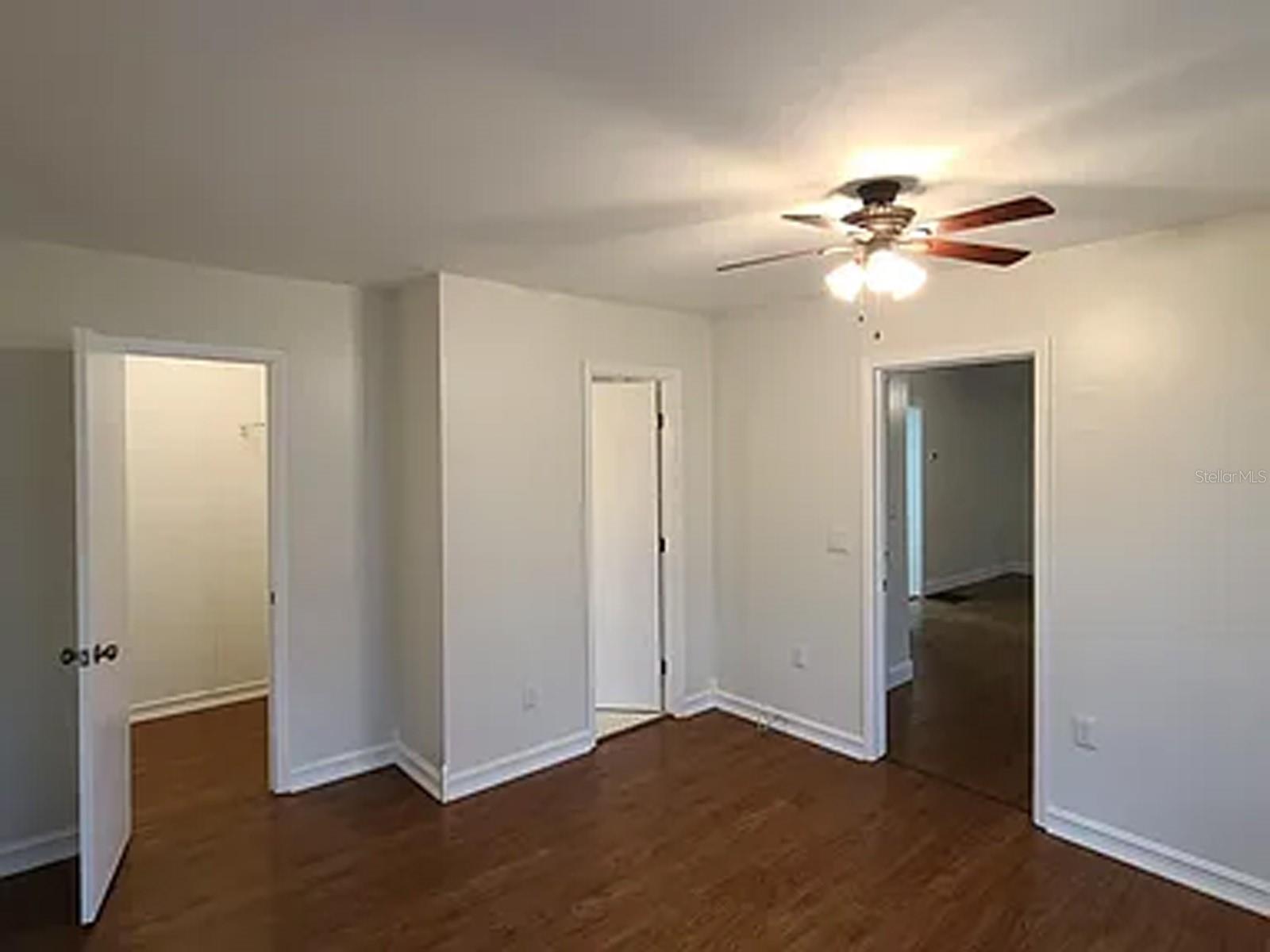 Image 10 of 18 For 4 Bay Street