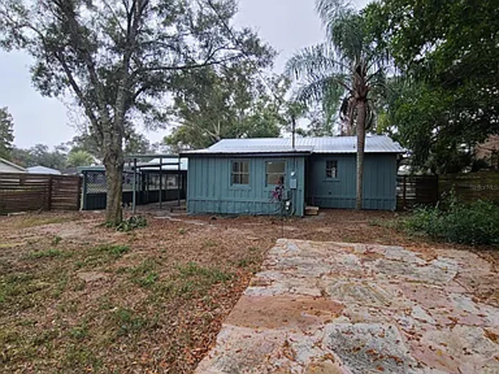 Image 16 of 18 For 4 Bay Street