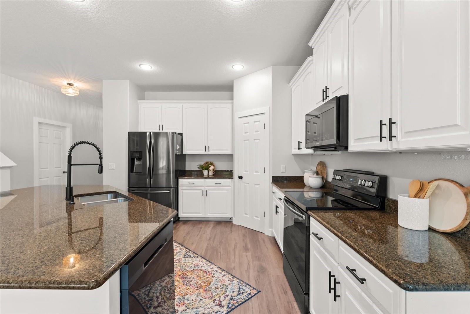 Image 7 of 34 For 8055 Crushed Pepper Avenue