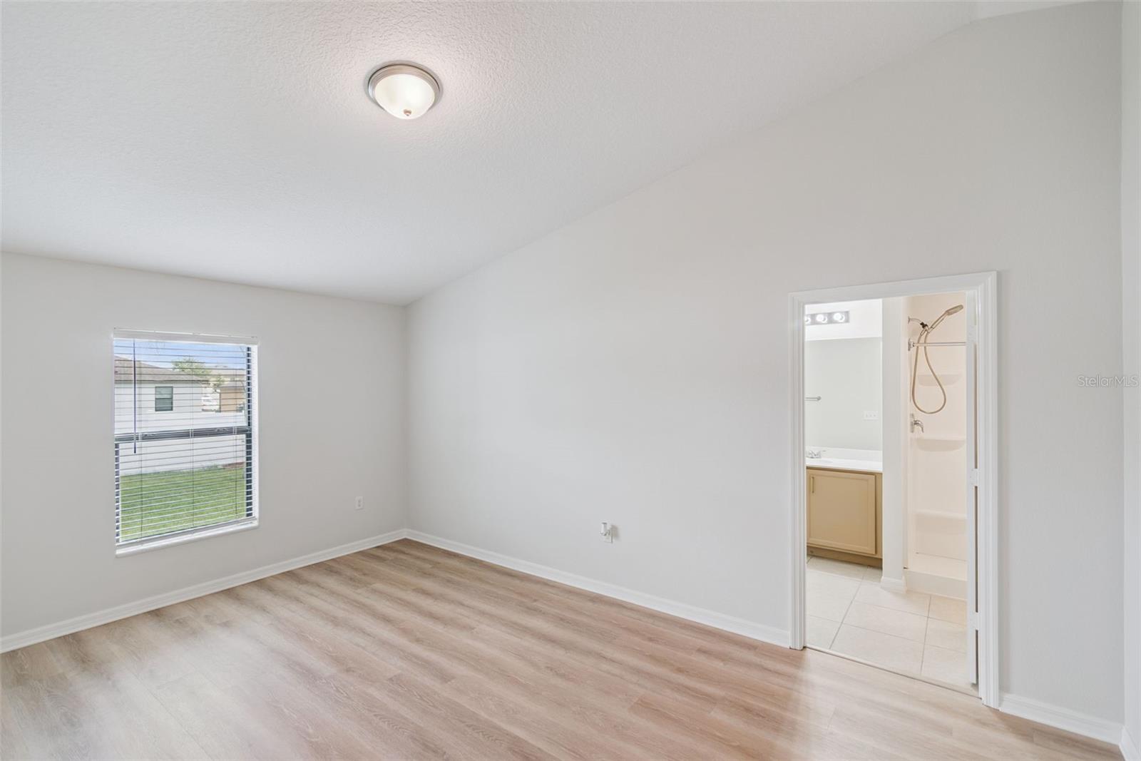 Image 14 of 21 For 1975 Piedmont Court