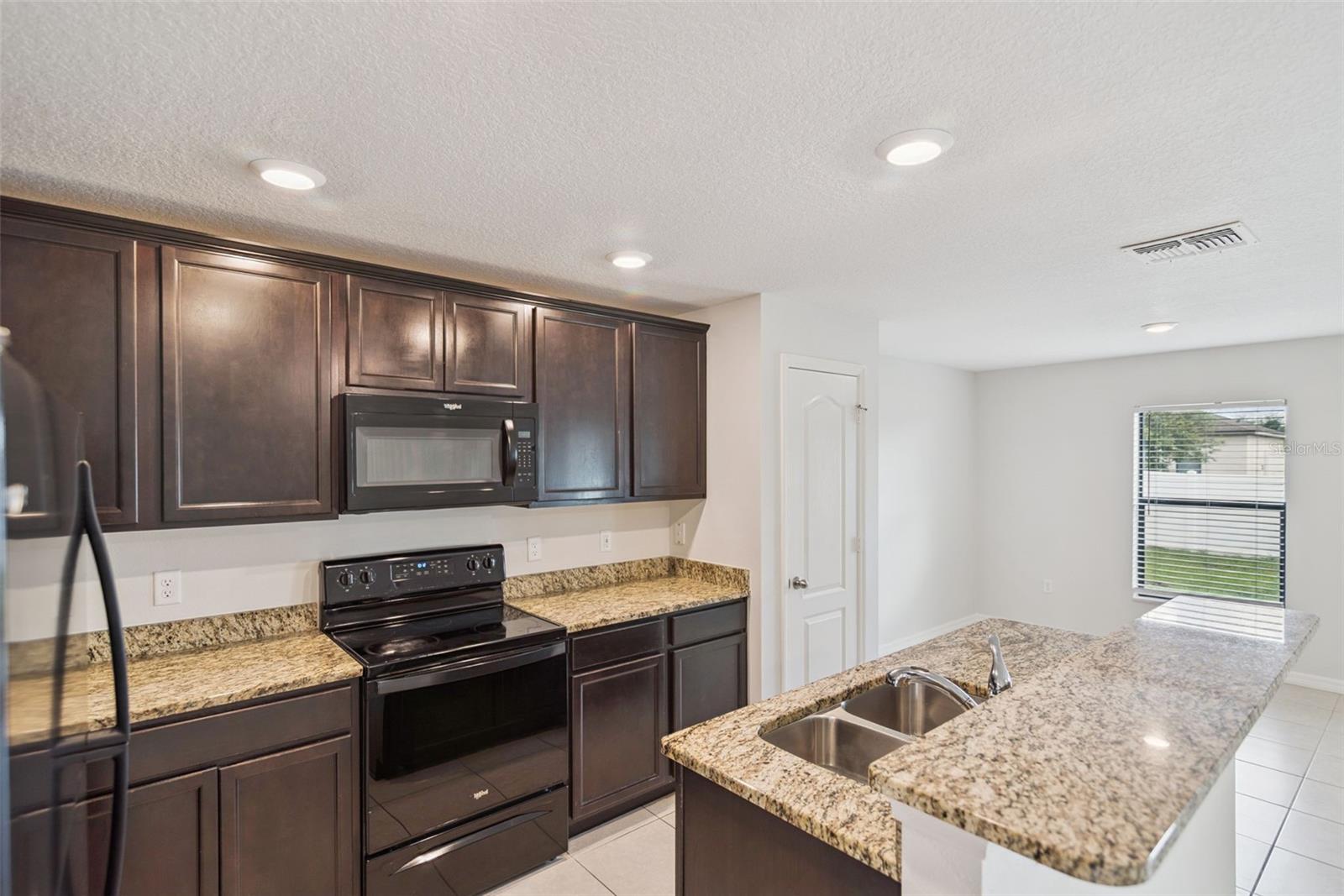 Image 3 of 21 For 1975 Piedmont Court