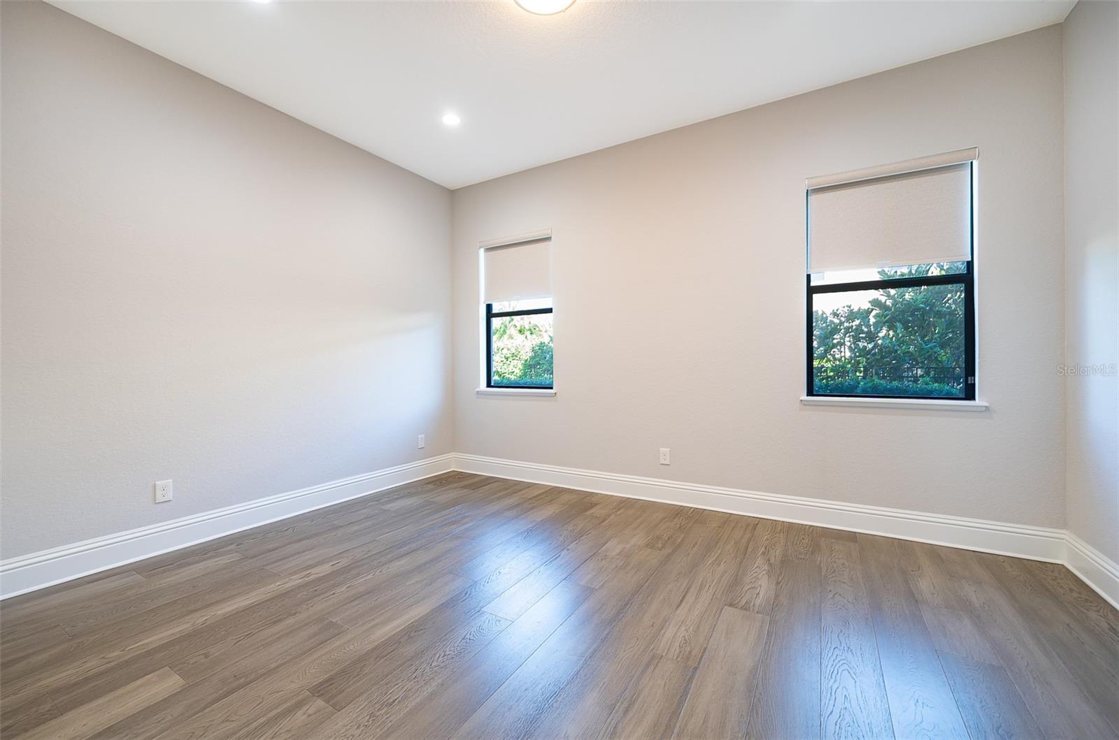 Image 30 of 71 For 4012 Isabella Circle