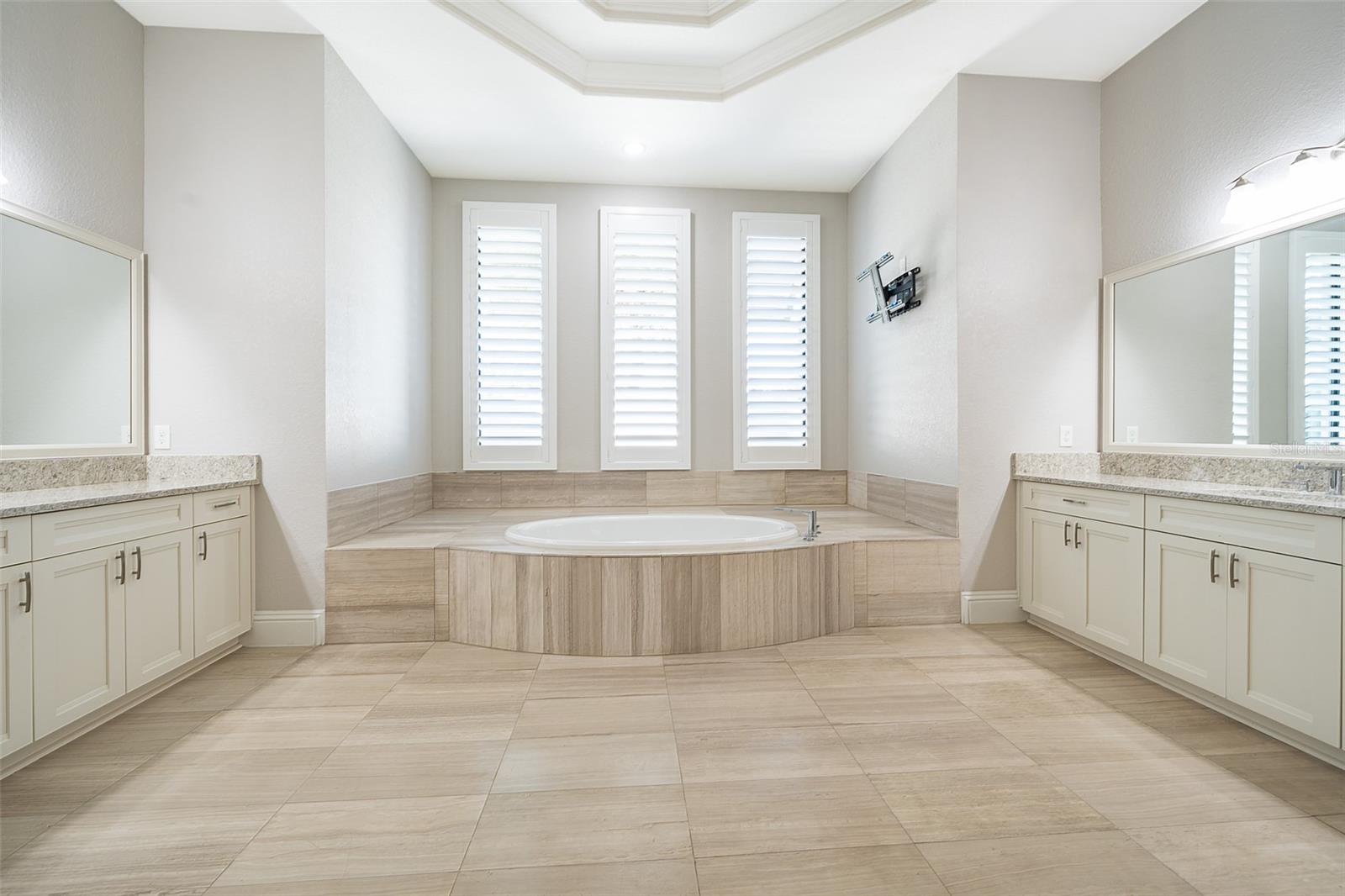 Image 39 of 71 For 4012 Isabella Circle