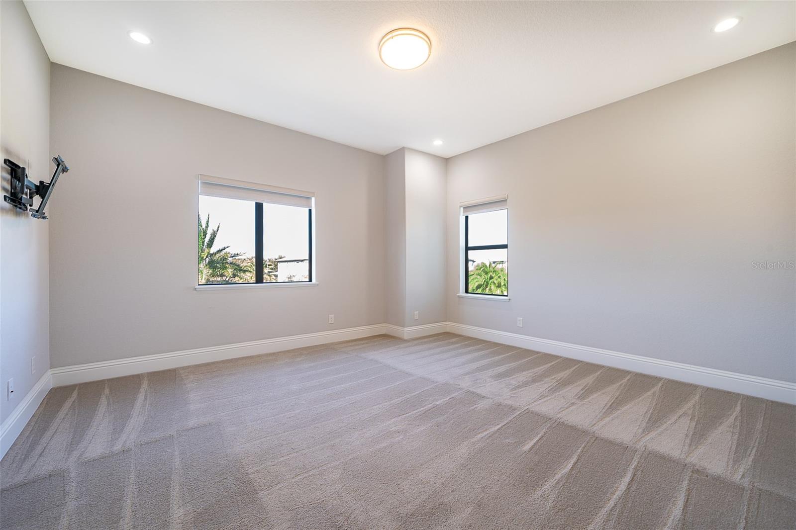 Image 48 of 71 For 4012 Isabella Circle