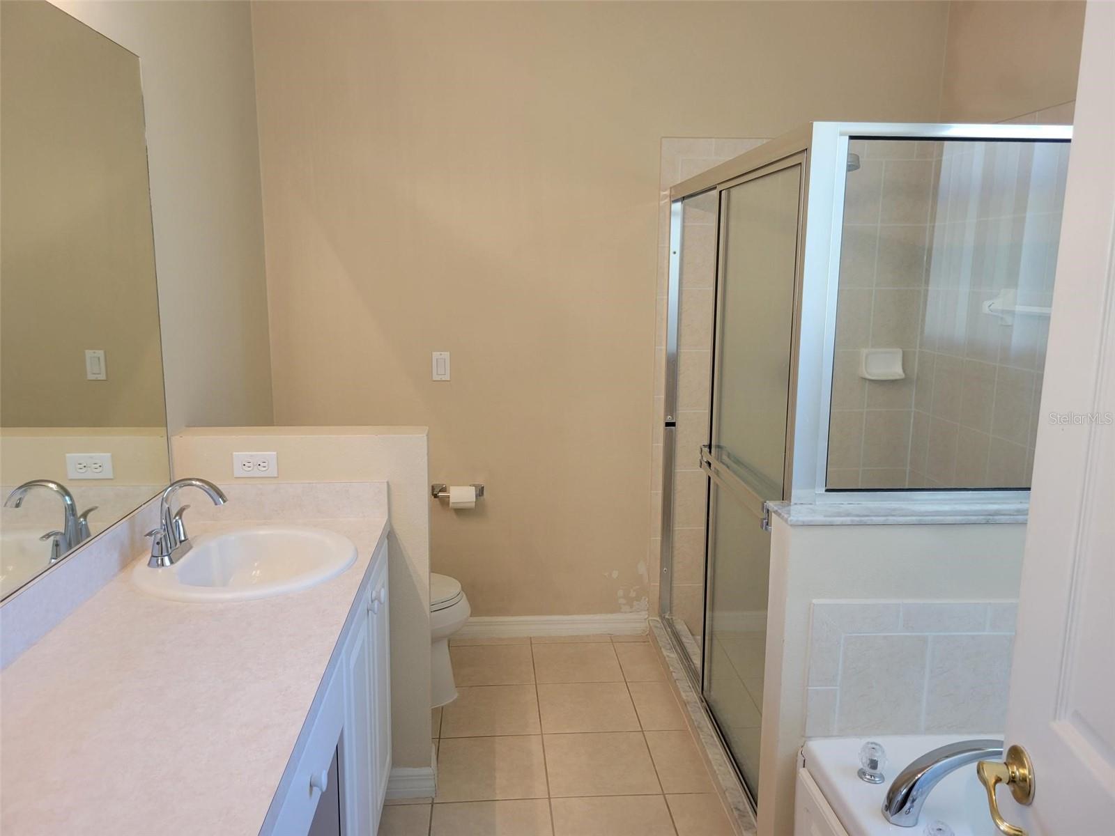 Image 6 of 22 For 5424 Cape Hatteras Drive