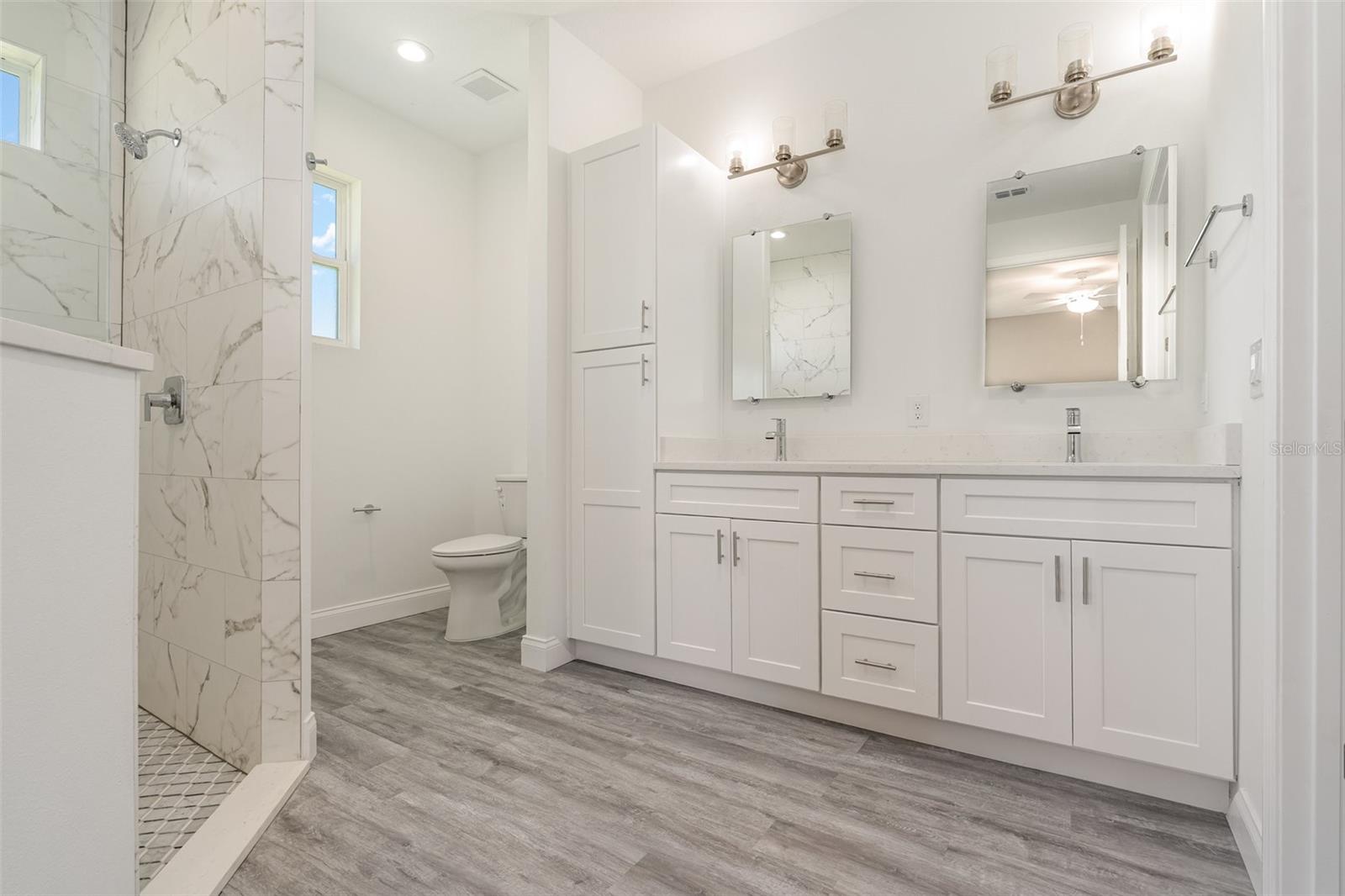 Image 18 of 37 For 1319 Schneider Street Sw