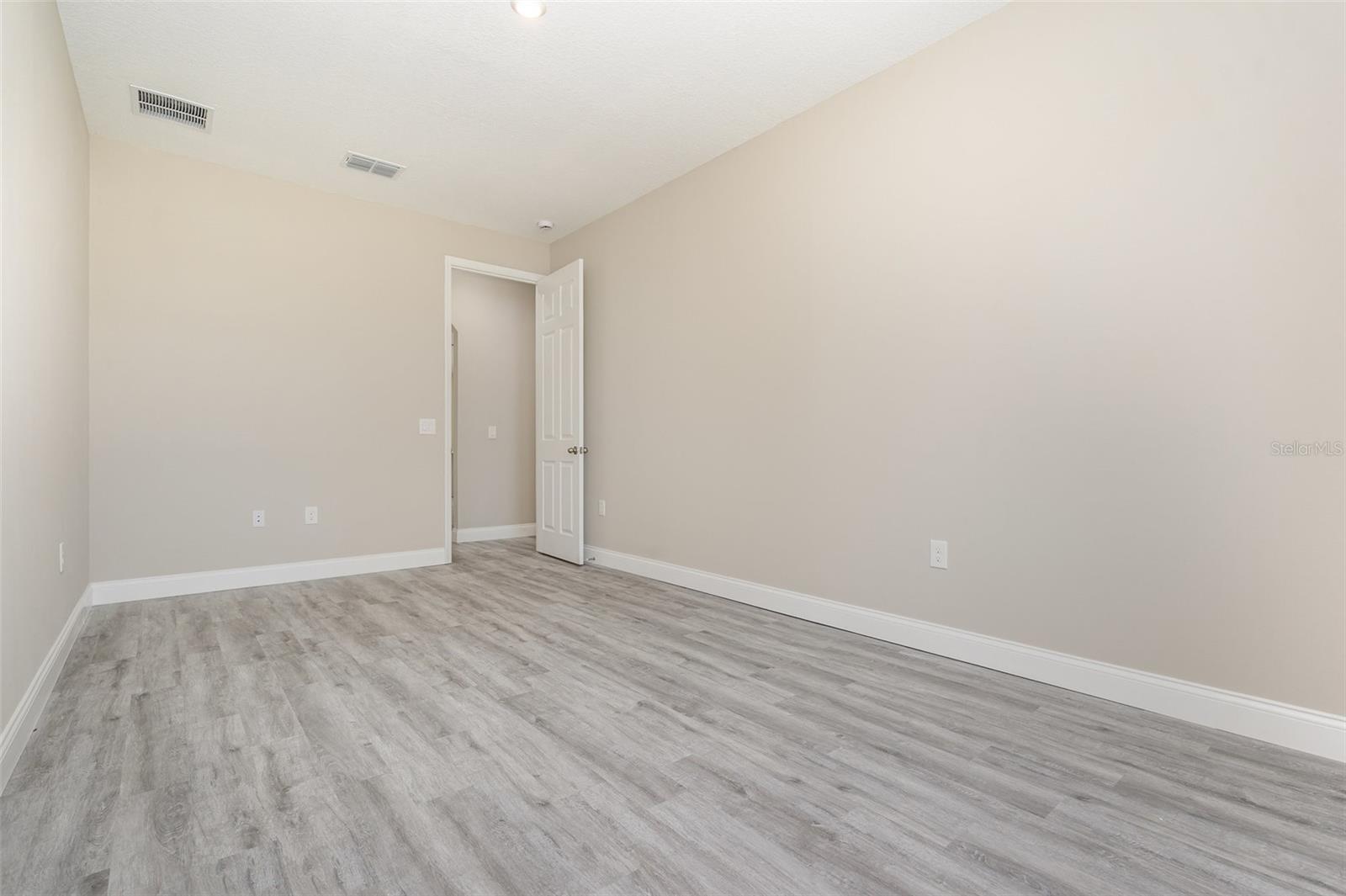 Image 22 of 37 For 1319 Schneider Street Sw