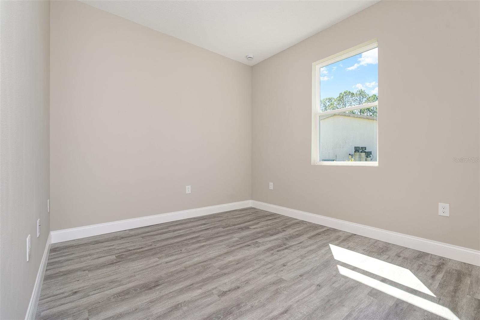Image 24 of 37 For 1319 Schneider Street Sw