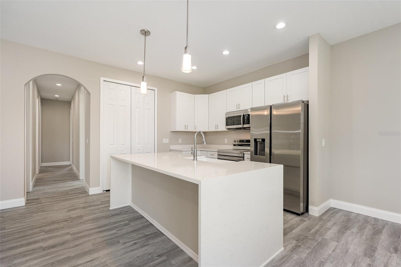Image 7 of 37 For 1319 Schneider Street Sw