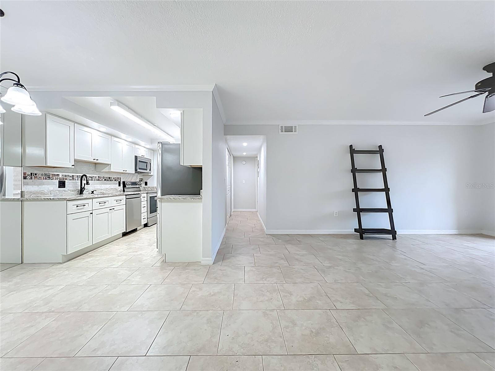Image 11 of 42 For 5249 Vineland Road