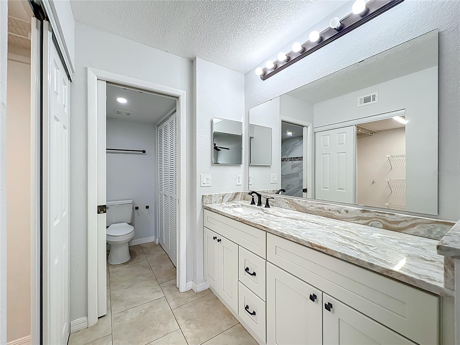 Image 21 of 42 For 5249 Vineland Road