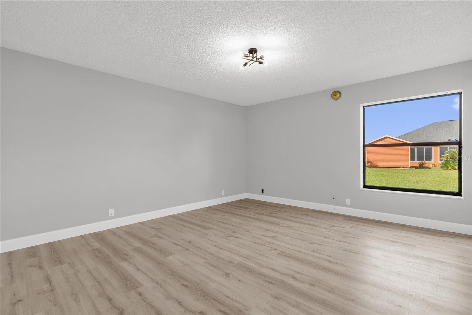 Image 10 of 26 For 348 Jacksonville Court