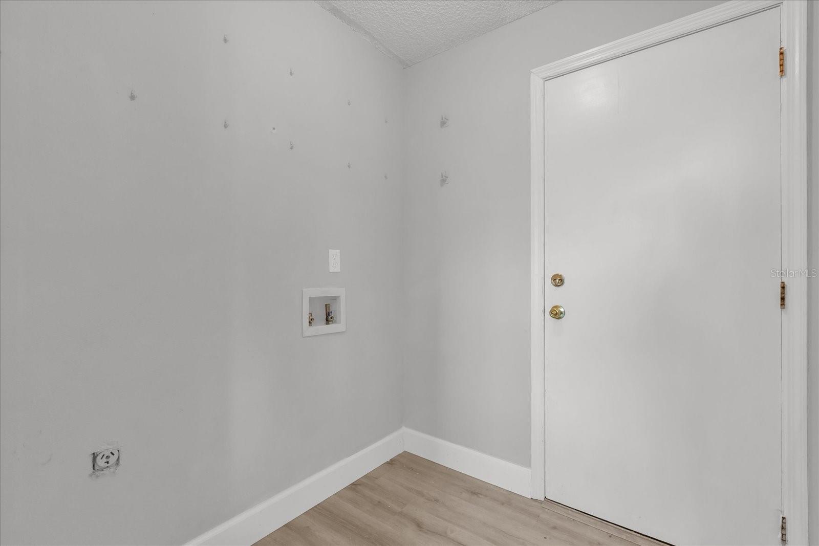 Image 18 of 26 For 348 Jacksonville Court