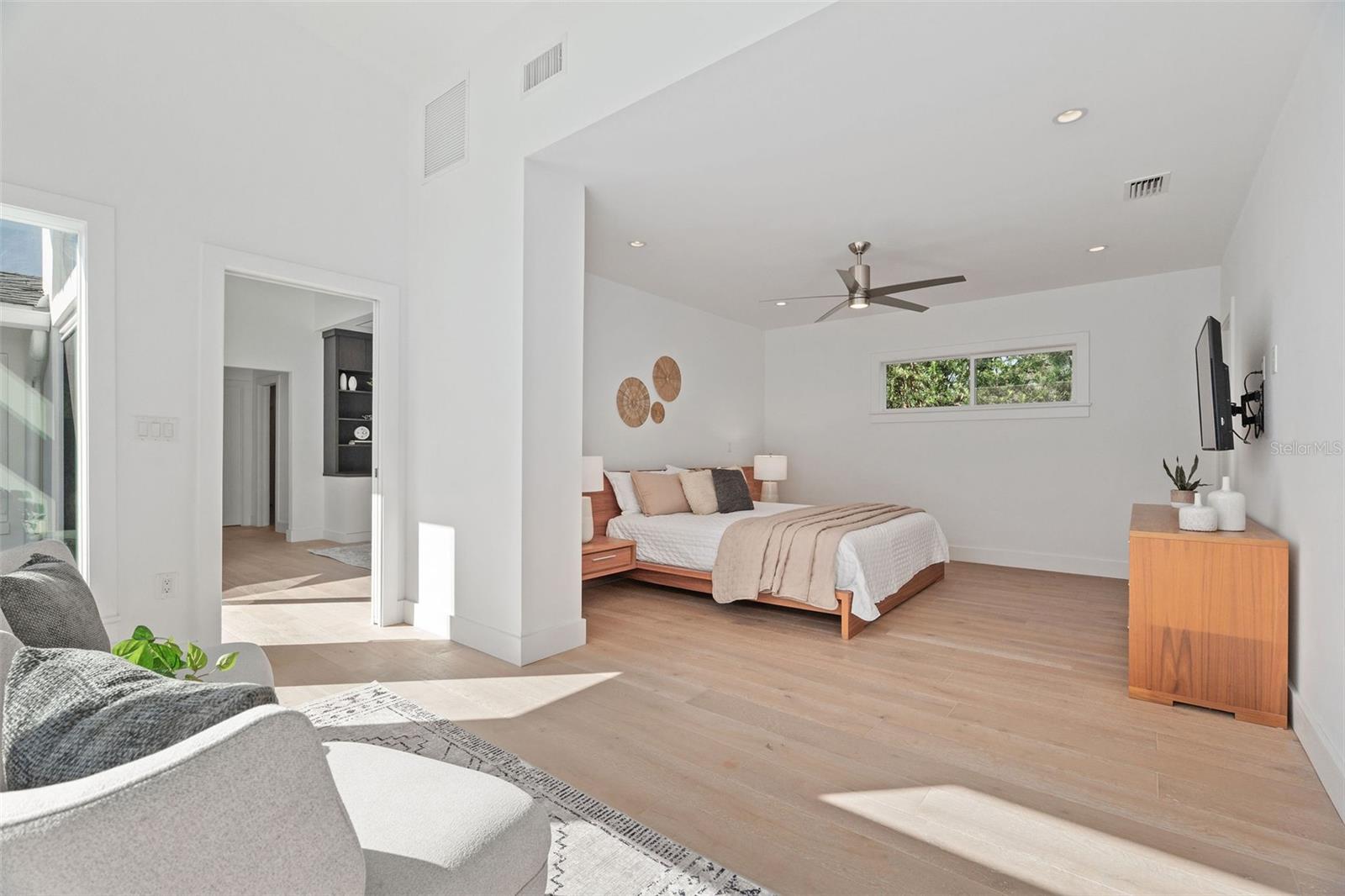 Image 23 of 59 For 1513 Nottingham Street