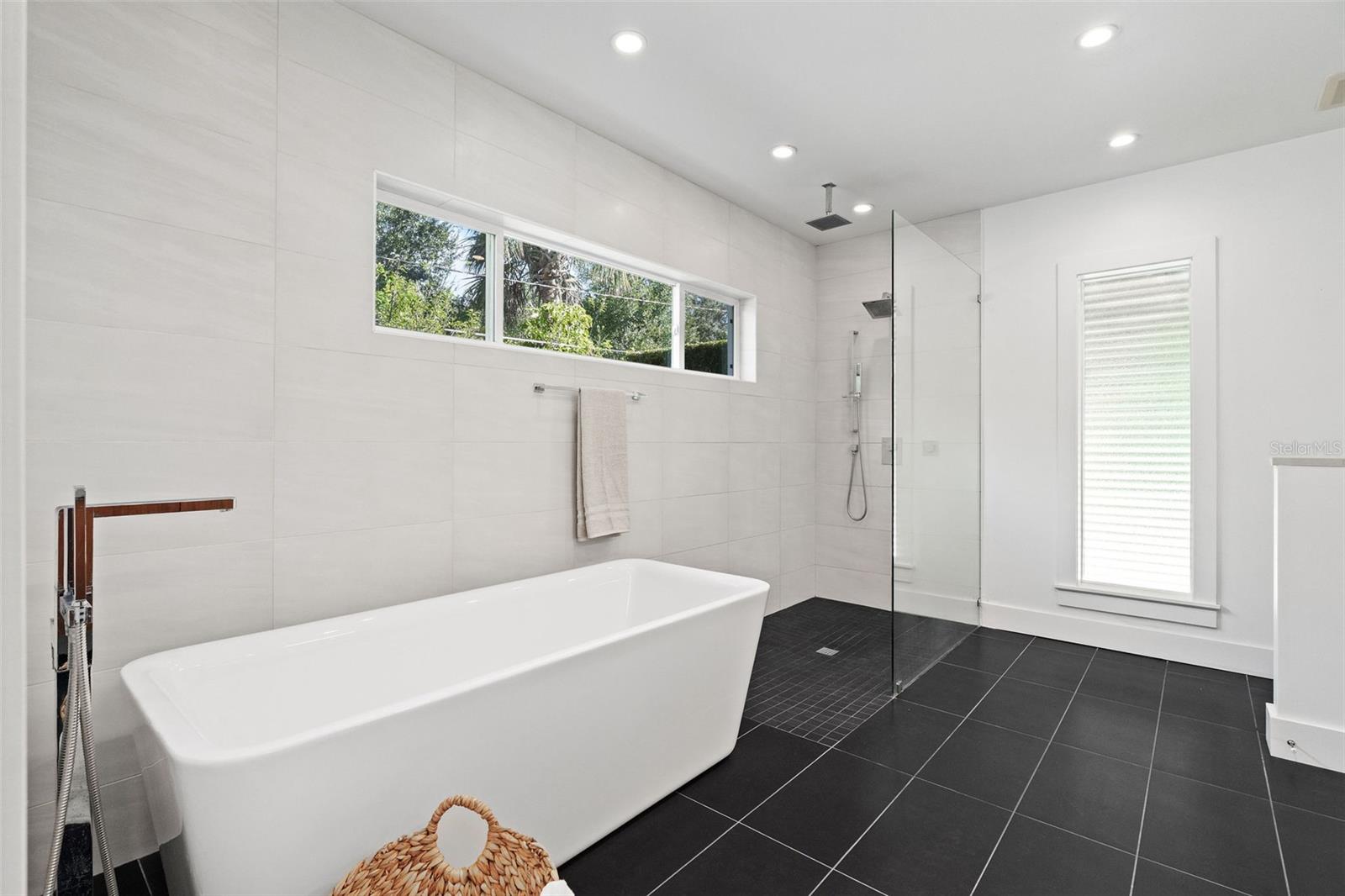 Image 32 of 59 For 1513 Nottingham Street