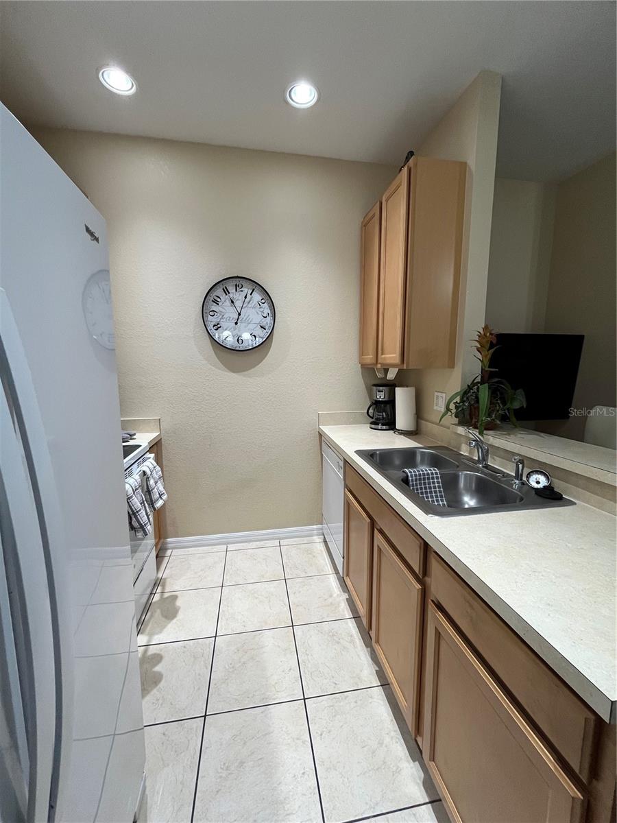 Image 15 of 49 For 2459 Caravelle Circle